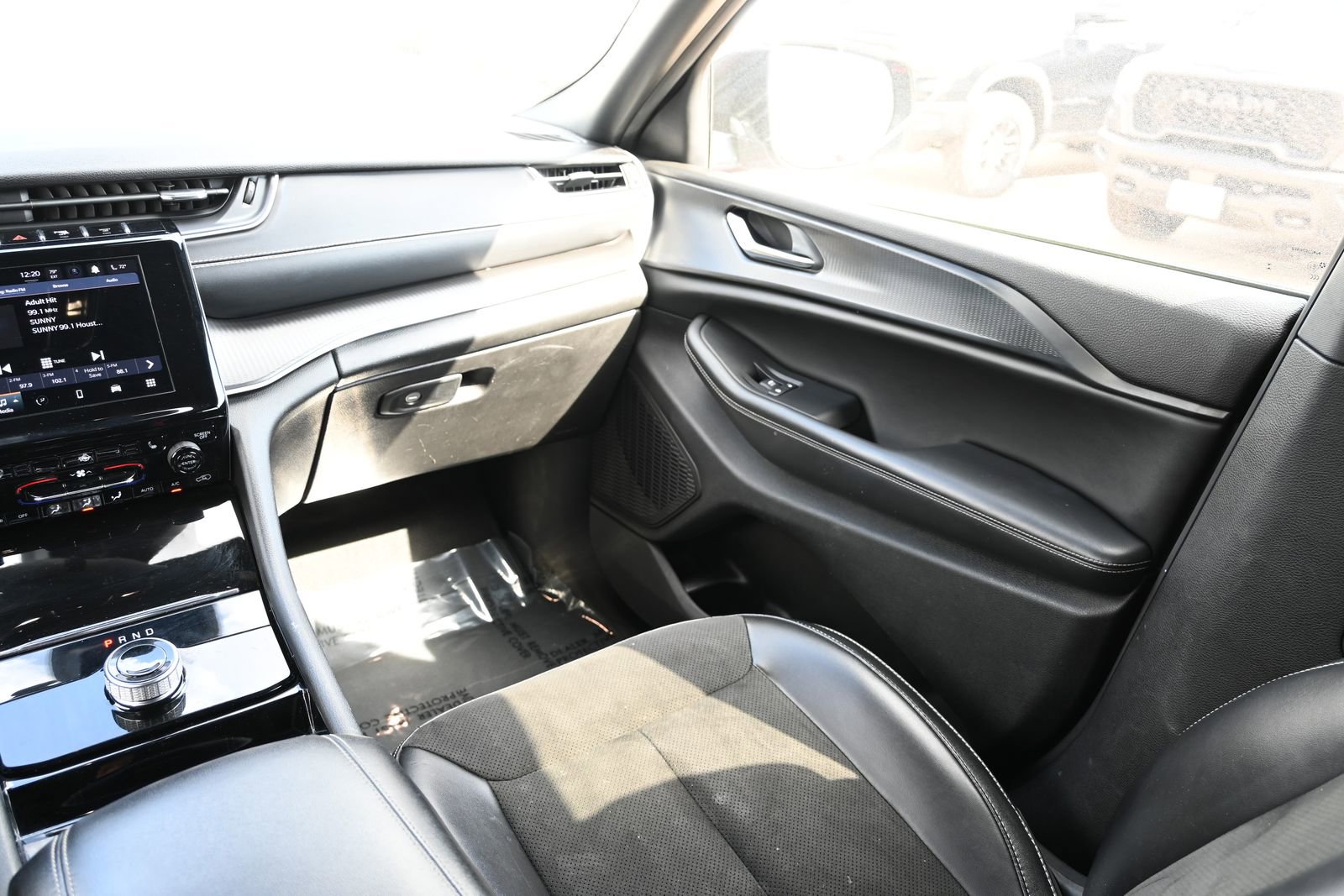 Used 2023 Jeep Grand Cherokee L Laredo image 21