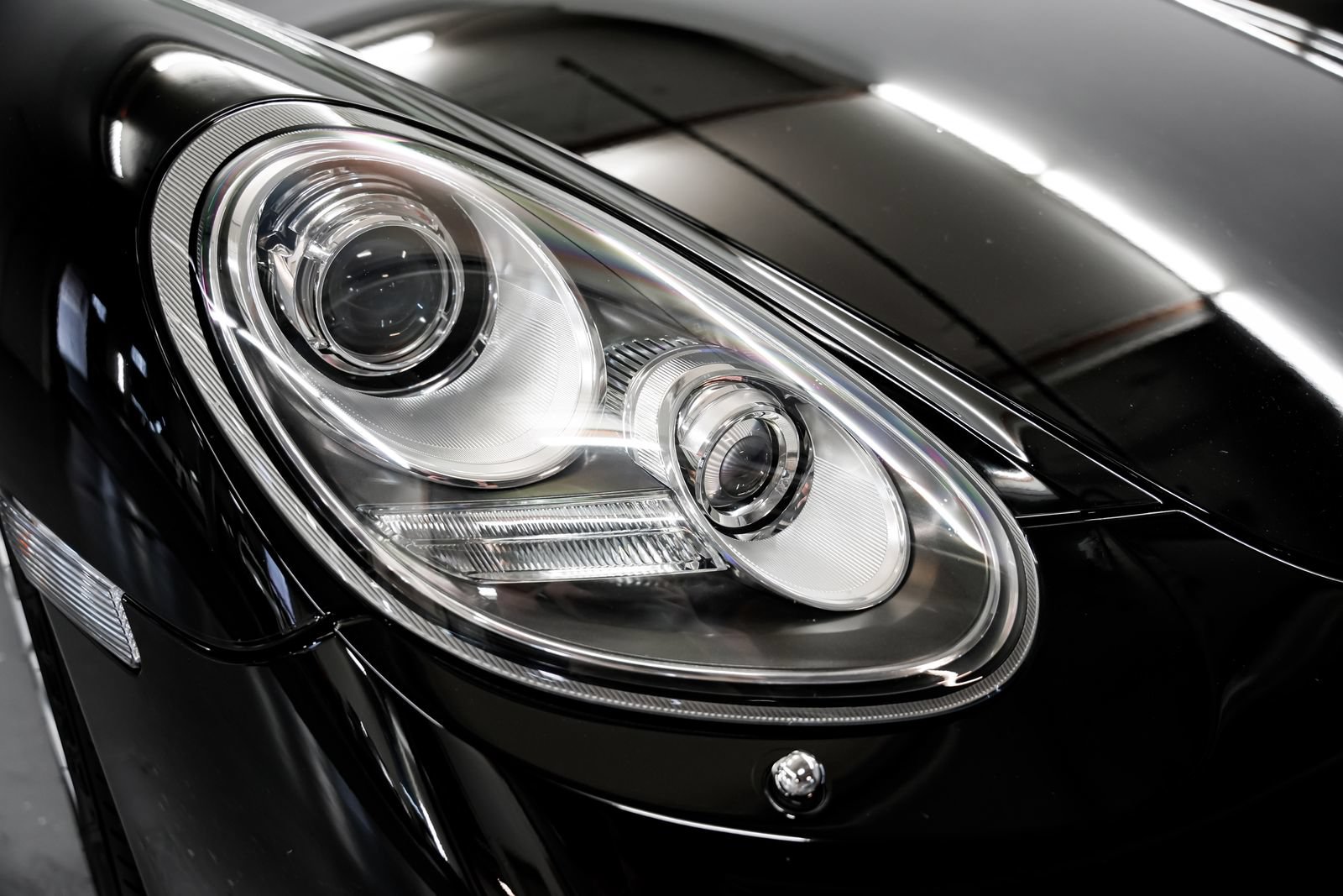 Used 2011 Porsche Boxster Spyder RWD image 35