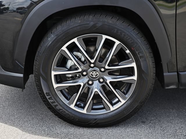 Used 2026 Toyota Corolla Cross XLE FWD image 5