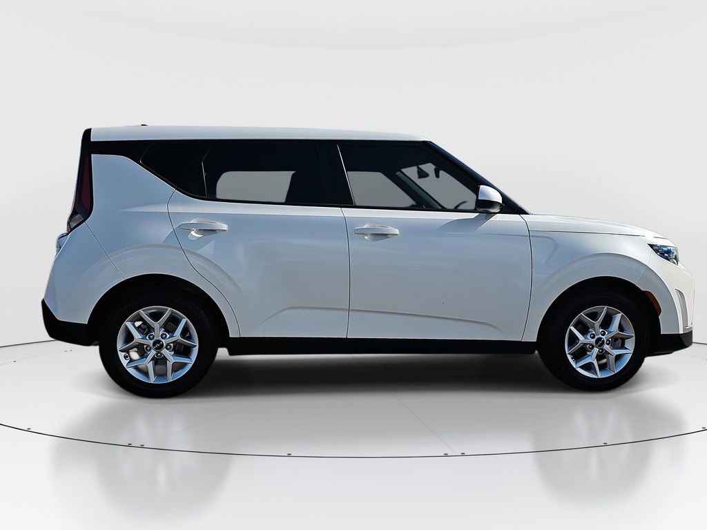 Used 2024 Kia Soul LX w/ Option Group 015 image 4