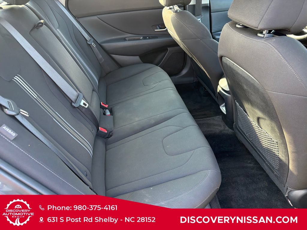 Used 2025 Hyundai Elantra SEL FWD image 39