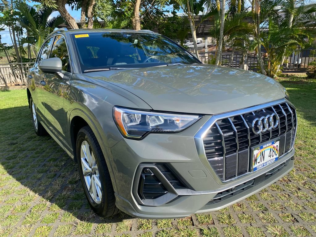 Used 2022 Audi Q3 2.0T Premium w/ Convenience Package AWD/4WD video 1