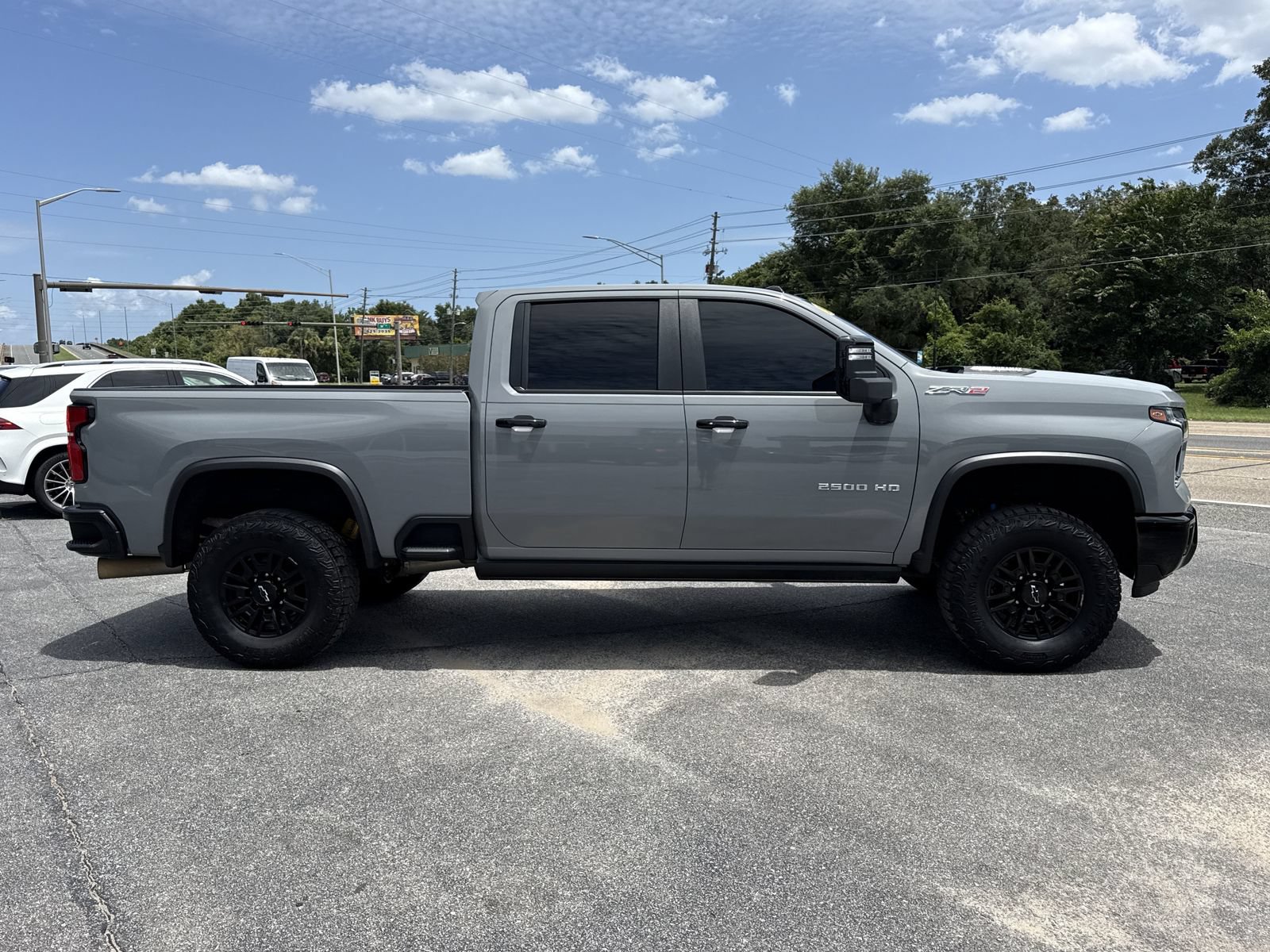 Used 2025 Chevrolet Silverado 2500 ZR2 w/ Technology Package AWD/4WD image 6