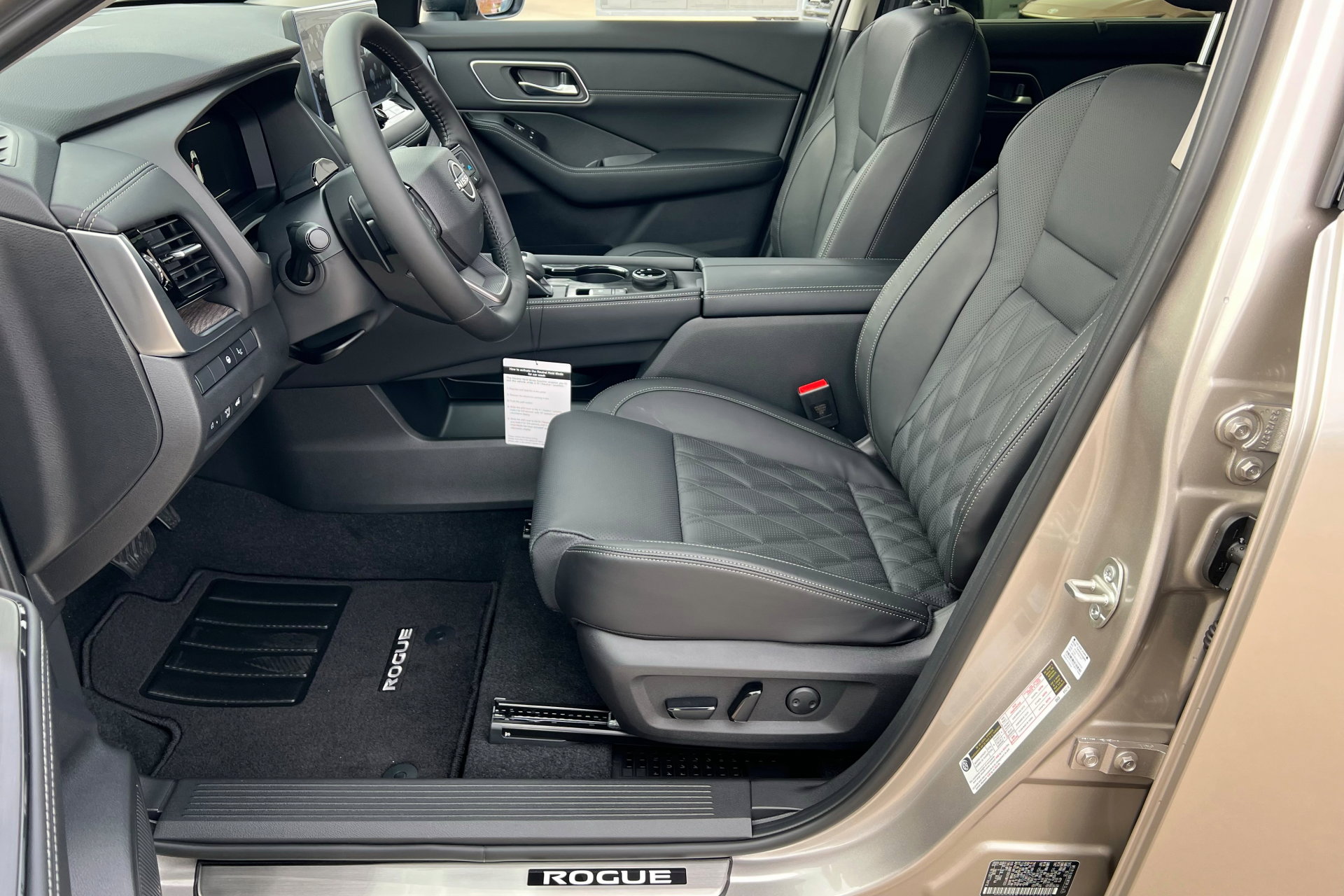 New 2026 Nissan Rogue Platinum image 17