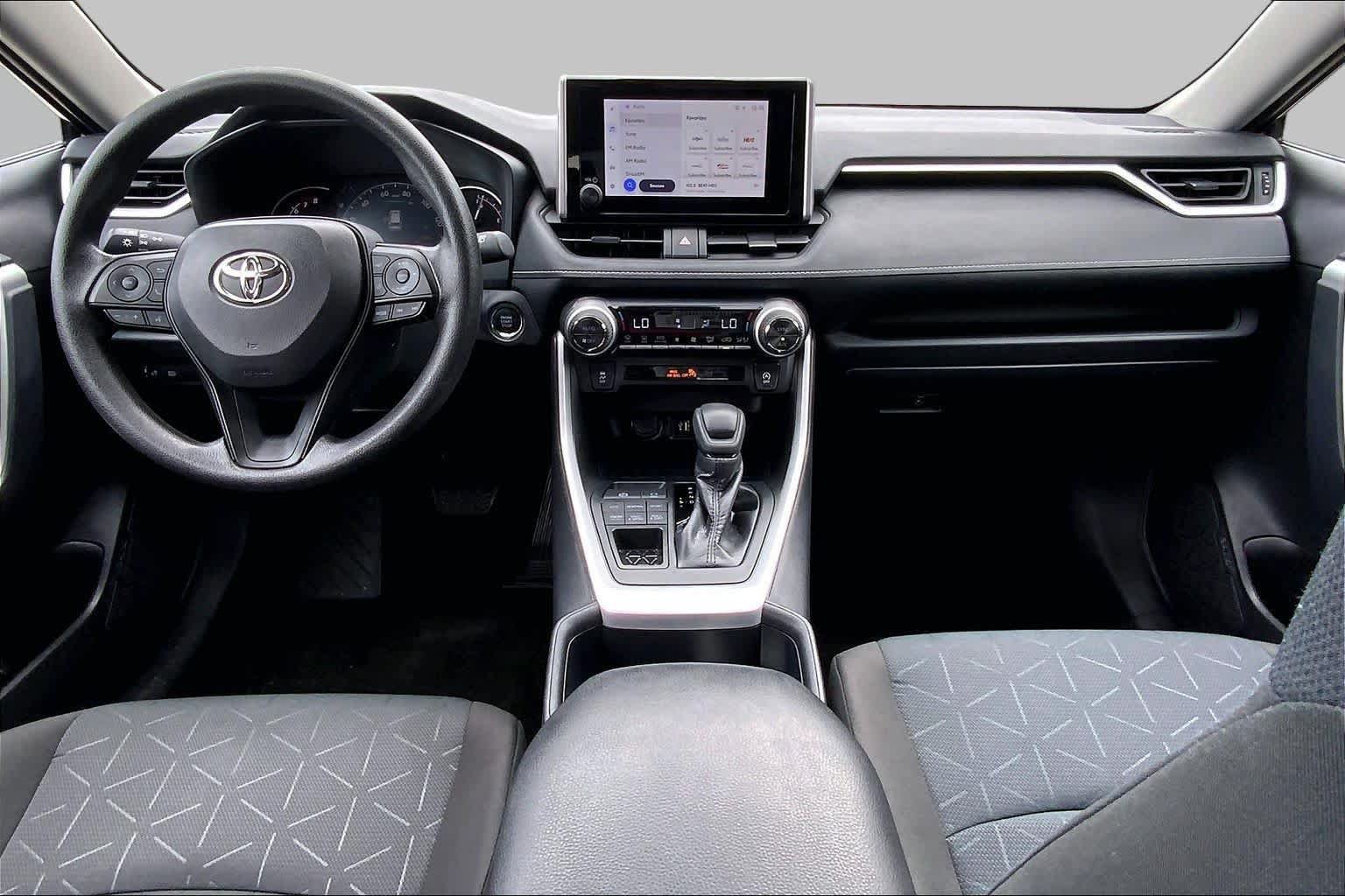 Used 2025 Toyota RAV4 XLE AWD/4WD image 15