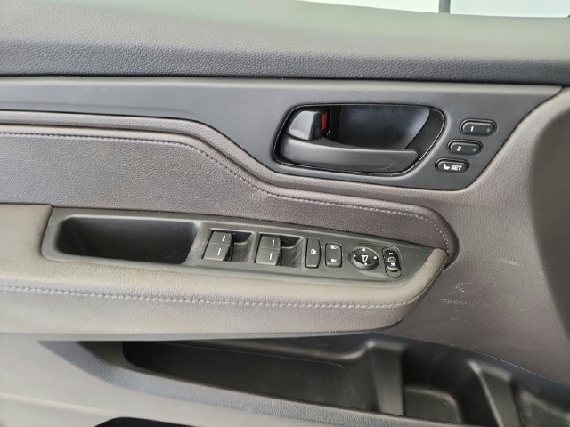 Used 2018 Honda Odyssey EX-L image 20