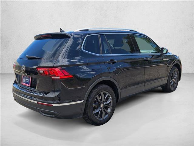 Certified 2022 Volkswagen Tiguan SE w/ Panoramic Sunroof Package FWD image 5