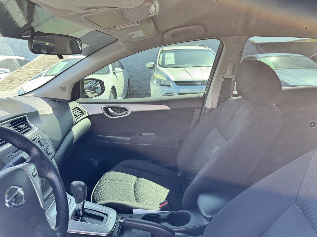 Used 2014 Nissan Sentra SR FWD image 33