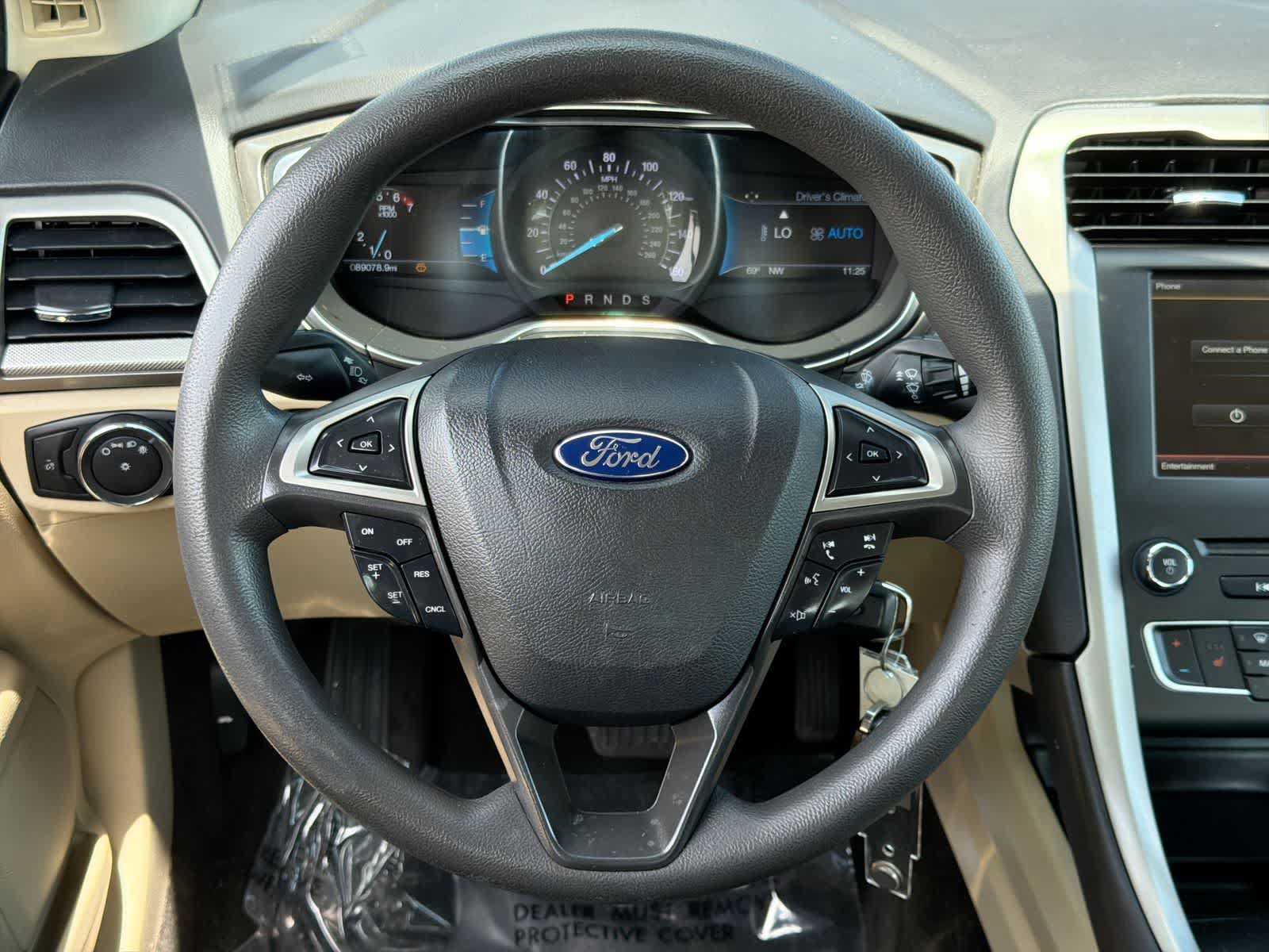 Used 2016 Ford Fusion SE FWD image 24
