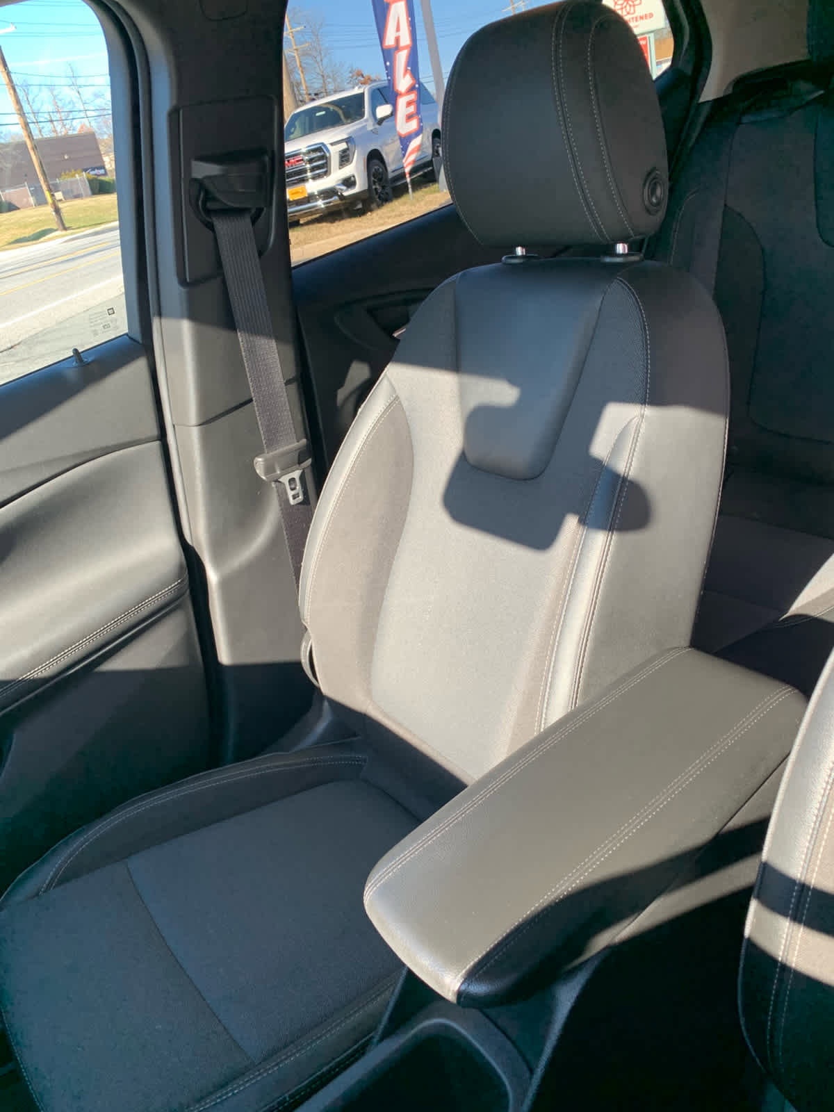 Used 2022 Buick Encore GX Select w/ Experience Buick Package image 21