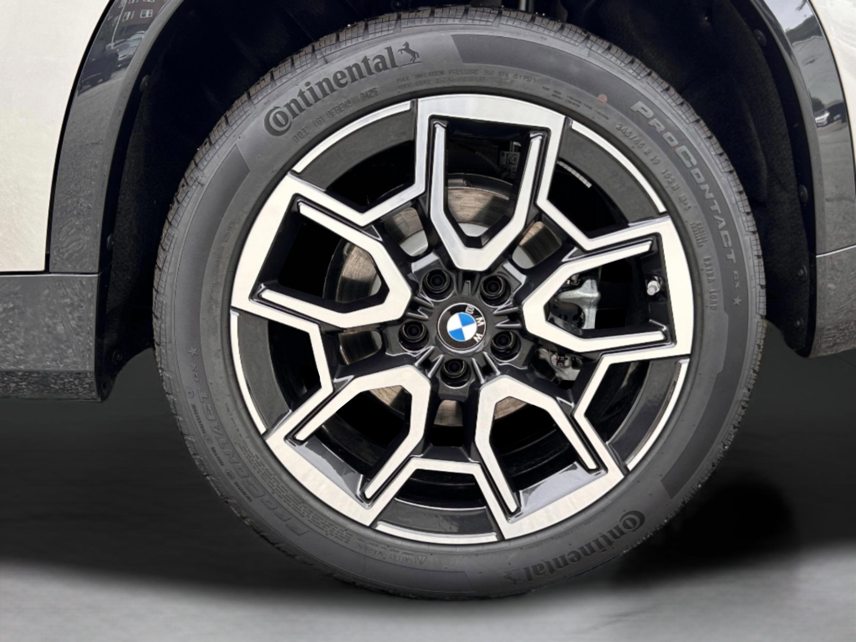 Used 2025 BMW X1 xDrive28i w/ Convenience Package image 7