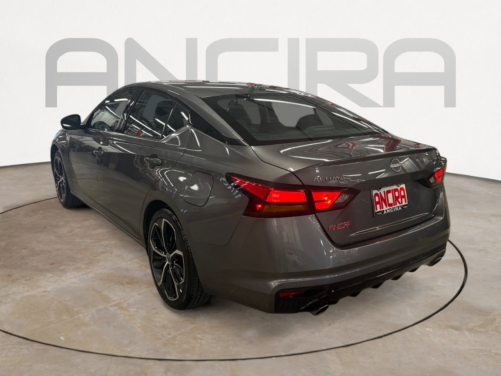 Used 2024 Nissan Altima 2.5 SR FWD image 8