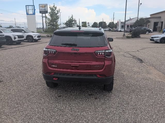 Used 2025 Jeep Compass Trailhawk AWD/4WD image 18