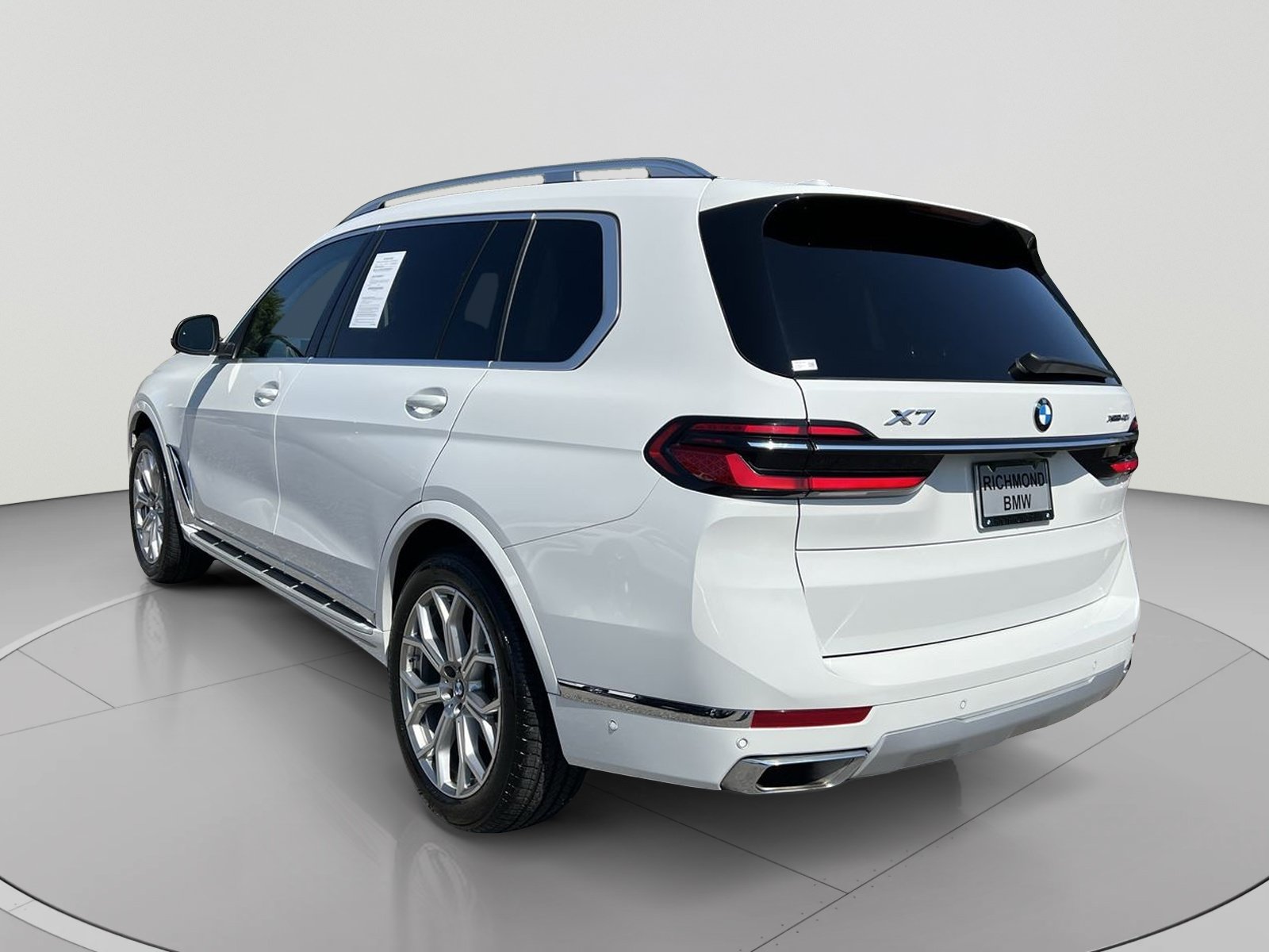 Used 2026 BMW X7 xDrive40i AWD/4WD image 3