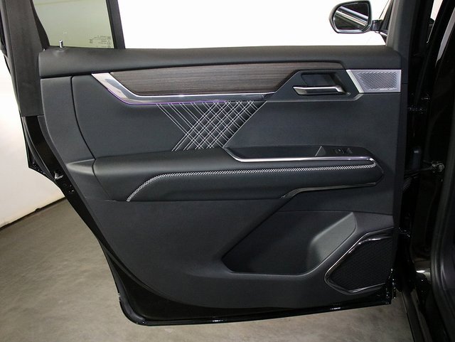 Used 2024 GMC Acadia Denali w/ Super Cruise Package image 29