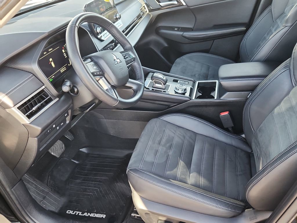 Used 2023 Mitsubishi Outlander SE image 7
