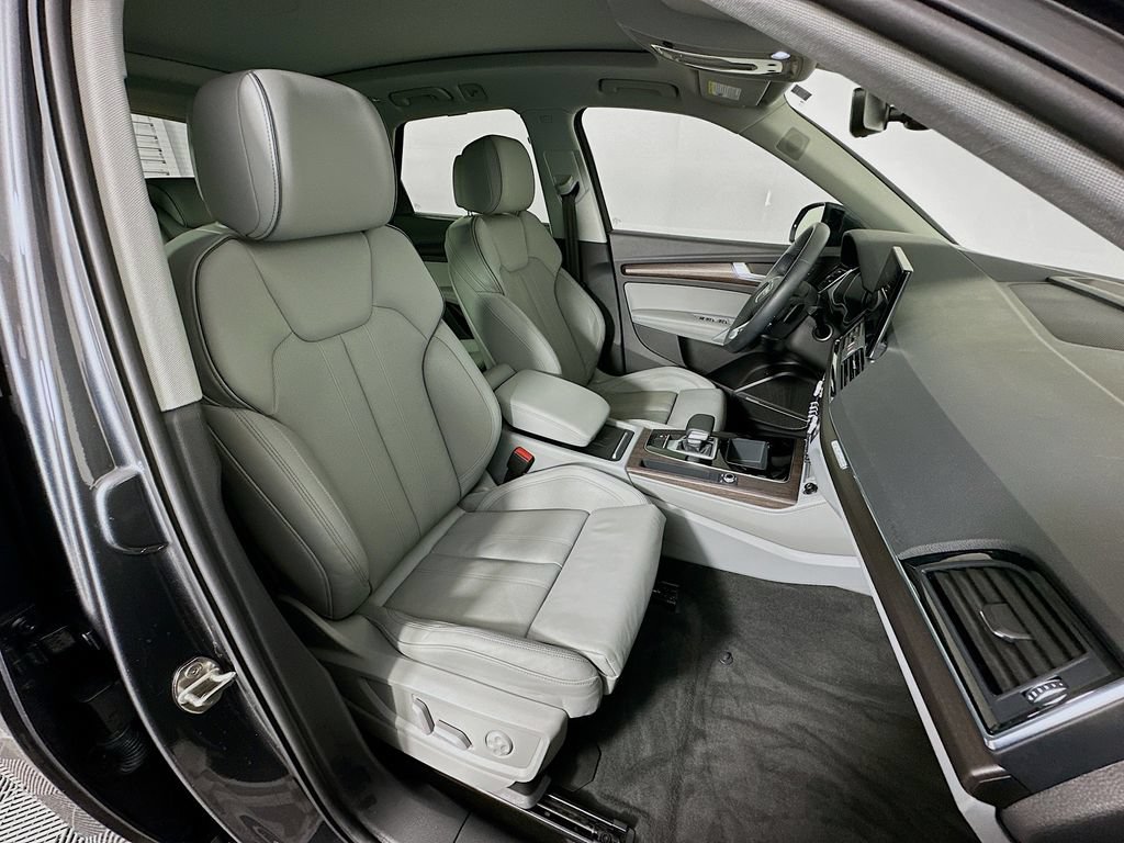 Used 2023 Audi Q5 2.0T Prestige w/ Prestige Package AWD/4WD image 29