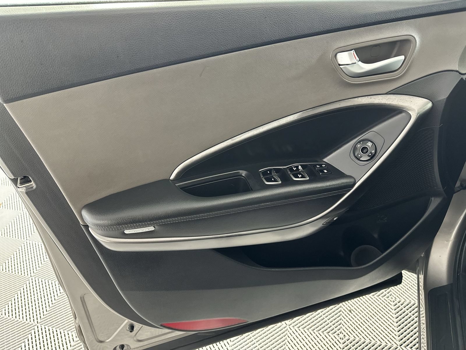 Used 2017 Hyundai Santa Fe Sport AWD/4WD image 29