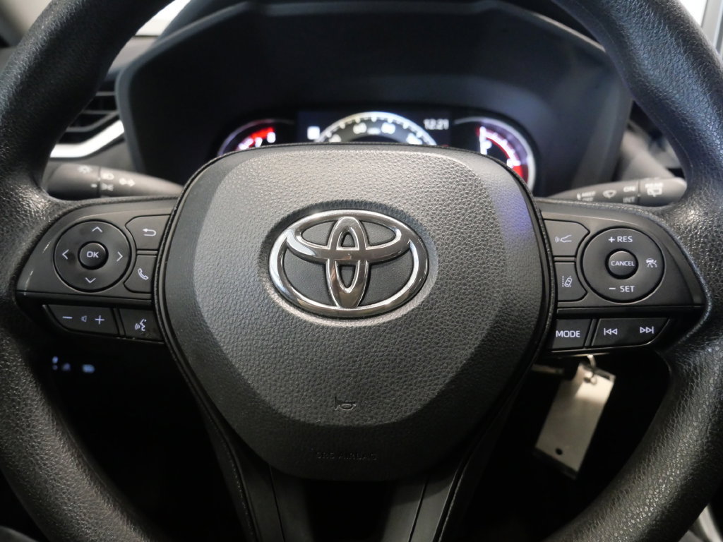 Used 2025 Toyota RAV4 LE AWD/4WD image 17