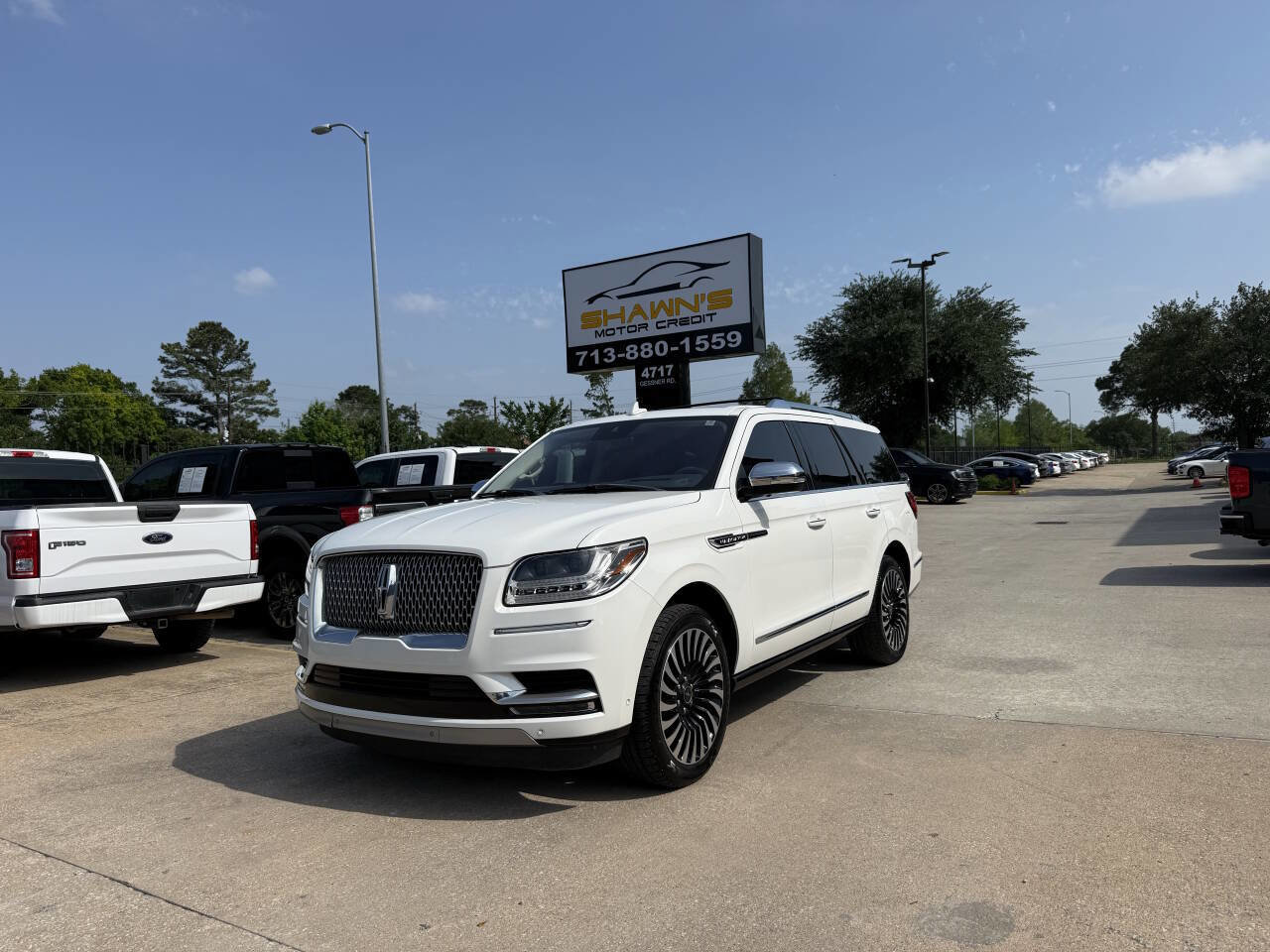 Used 2020 Lincoln Navigator Black Label w/ Cargo Convenience Package AWD/4WD image 3
