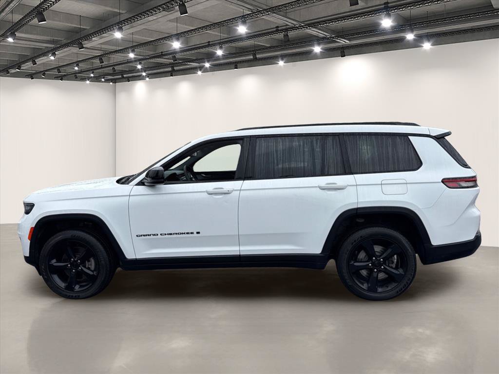 Used 2023 Jeep Grand Cherokee L Laredo AWD/4WD image 4