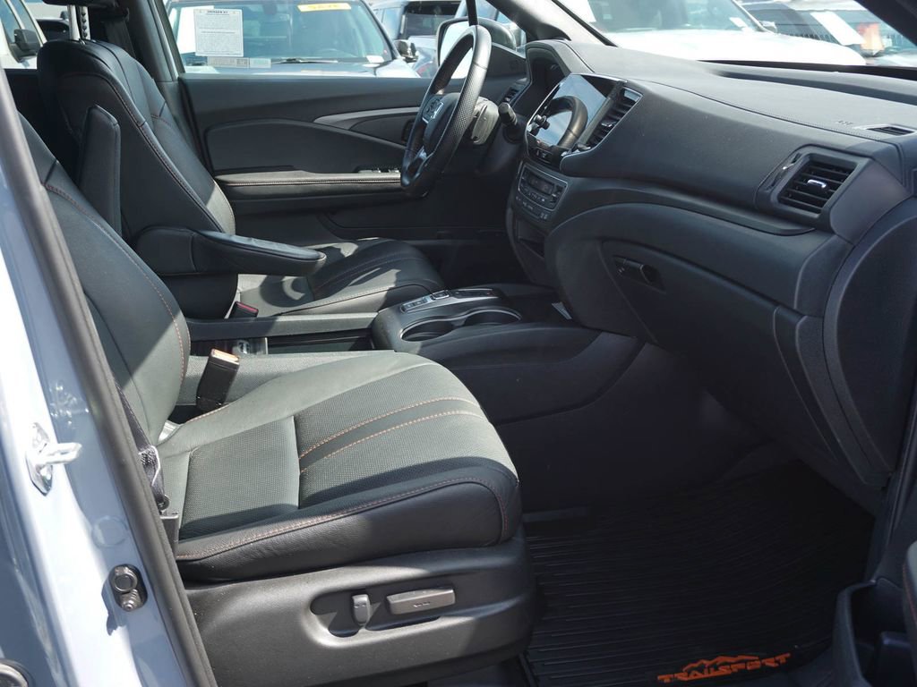 Used 2023 Honda Passport TrailSport image 12