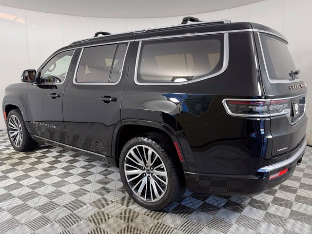 Used 2022 Jeep Grand Wagoneer Series III w/ Rear Seat Video Group 1 AWD/4WD image 8