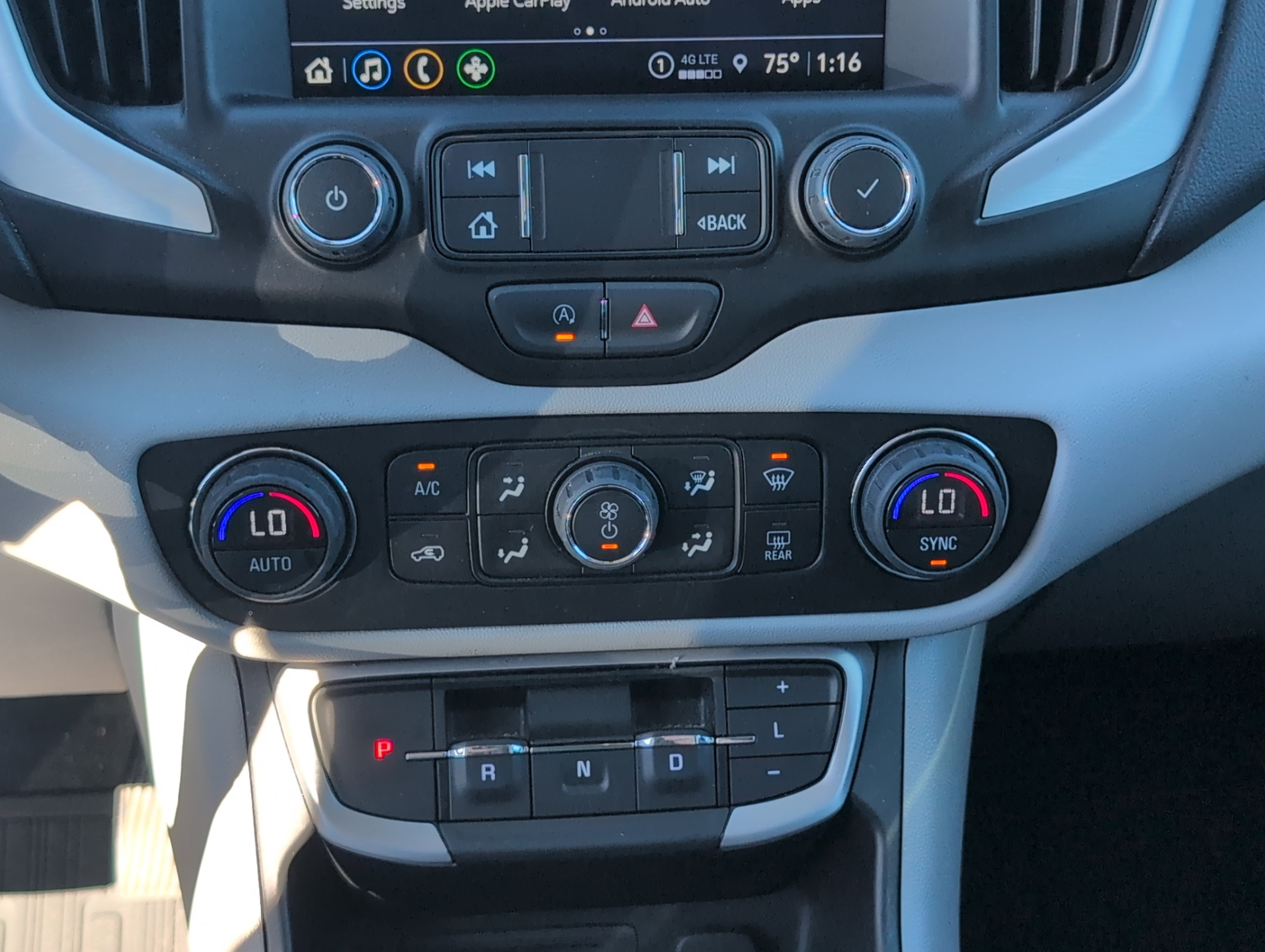 Used 2022 GMC Terrain SLT w/ LPO, Floor Liner Package image 16