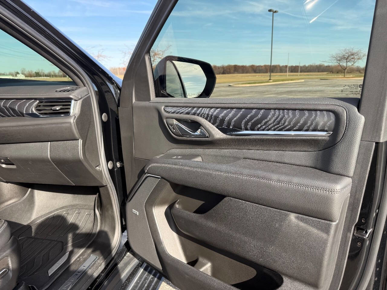 Used 2023 GMC Yukon XL Denali w/ Denali Reserve Package image 22