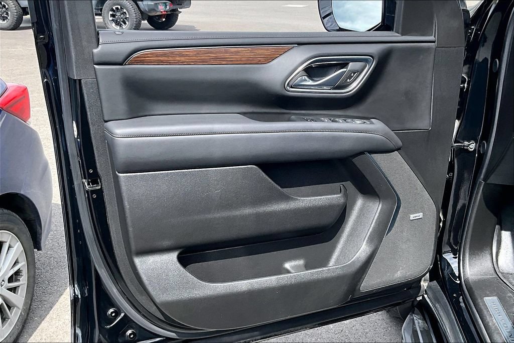 Used 2024 Chevrolet Tahoe High Country AWD/4WD image 23