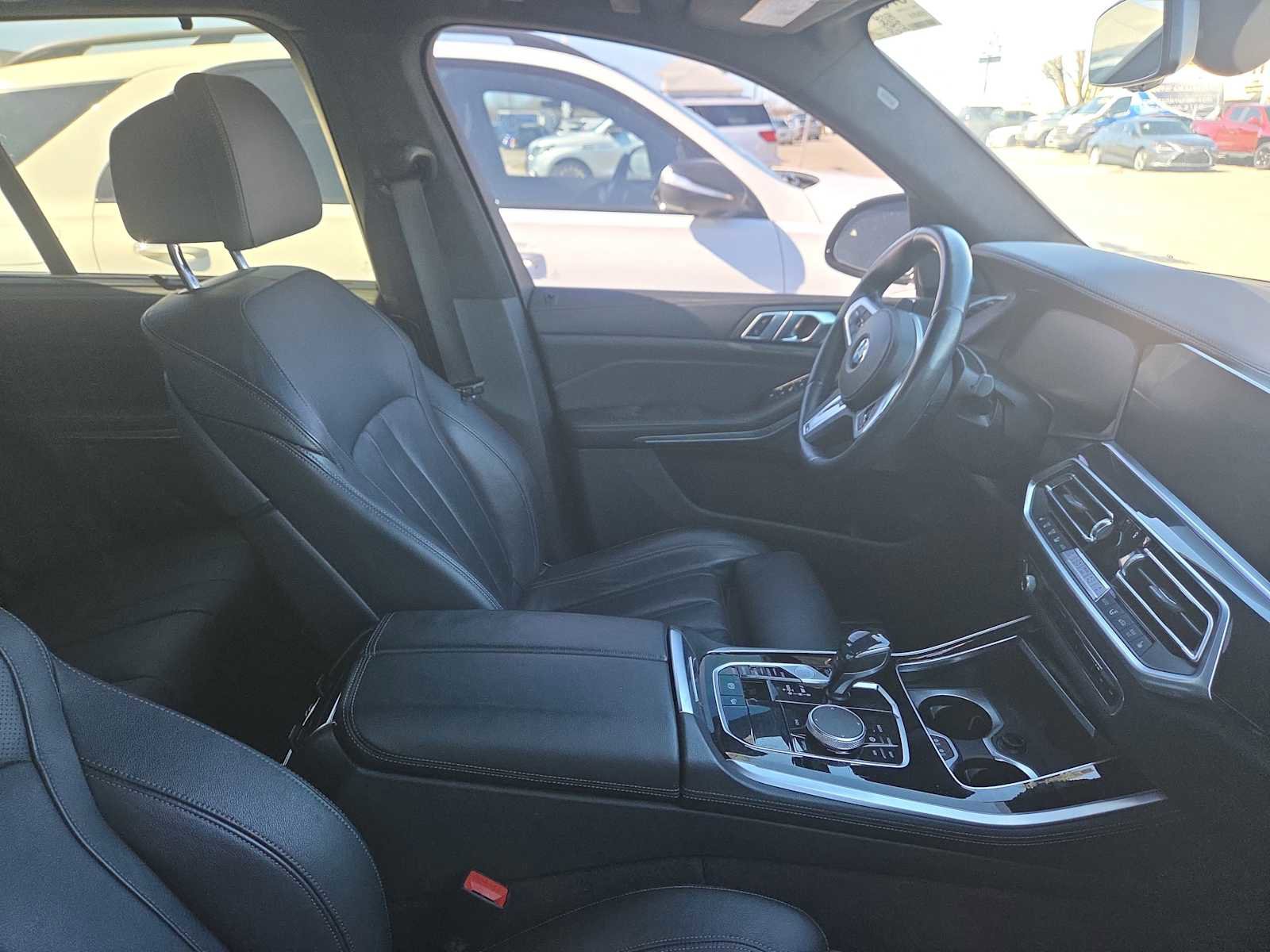 Used 2020 BMW X5 M50i w/ Executive Package image 4