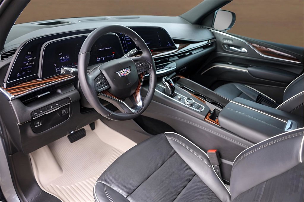 Used 2023 Cadillac Escalade Premium Luxury image 10