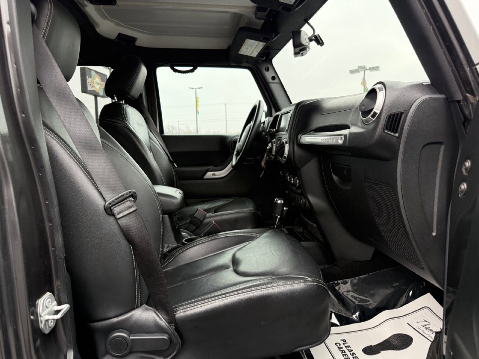 Used 2018 Jeep Wrangler Unlimited Sahara w/ Connectivity Group image 27