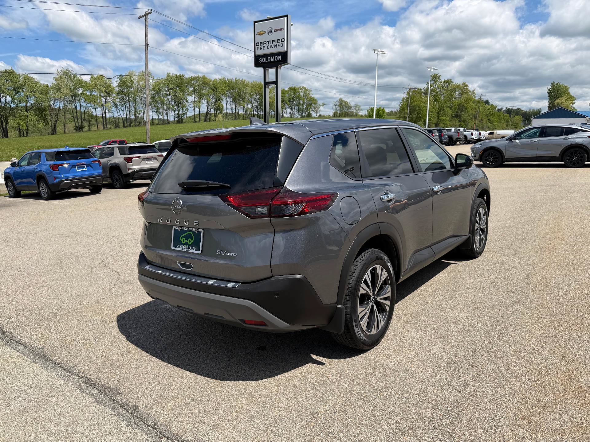 Used 2023 Nissan Rogue SV AWD/4WD image 6