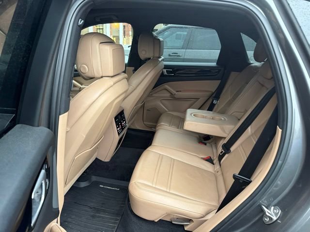 Used 2019 Porsche Cayenne S AWD/4WD image 10