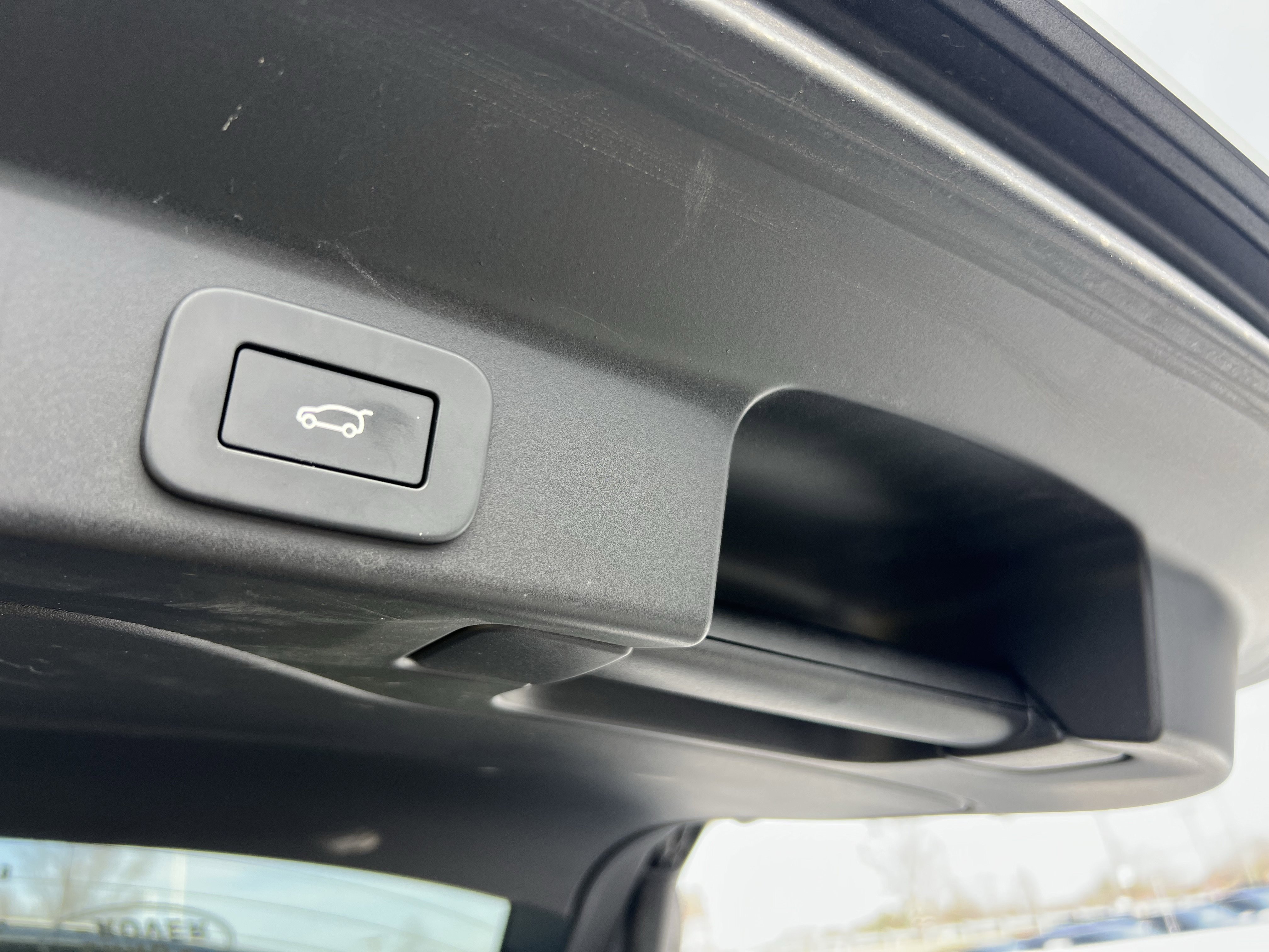 Certified 2025 Jaguar F-PACE R-Dynamic S image 33