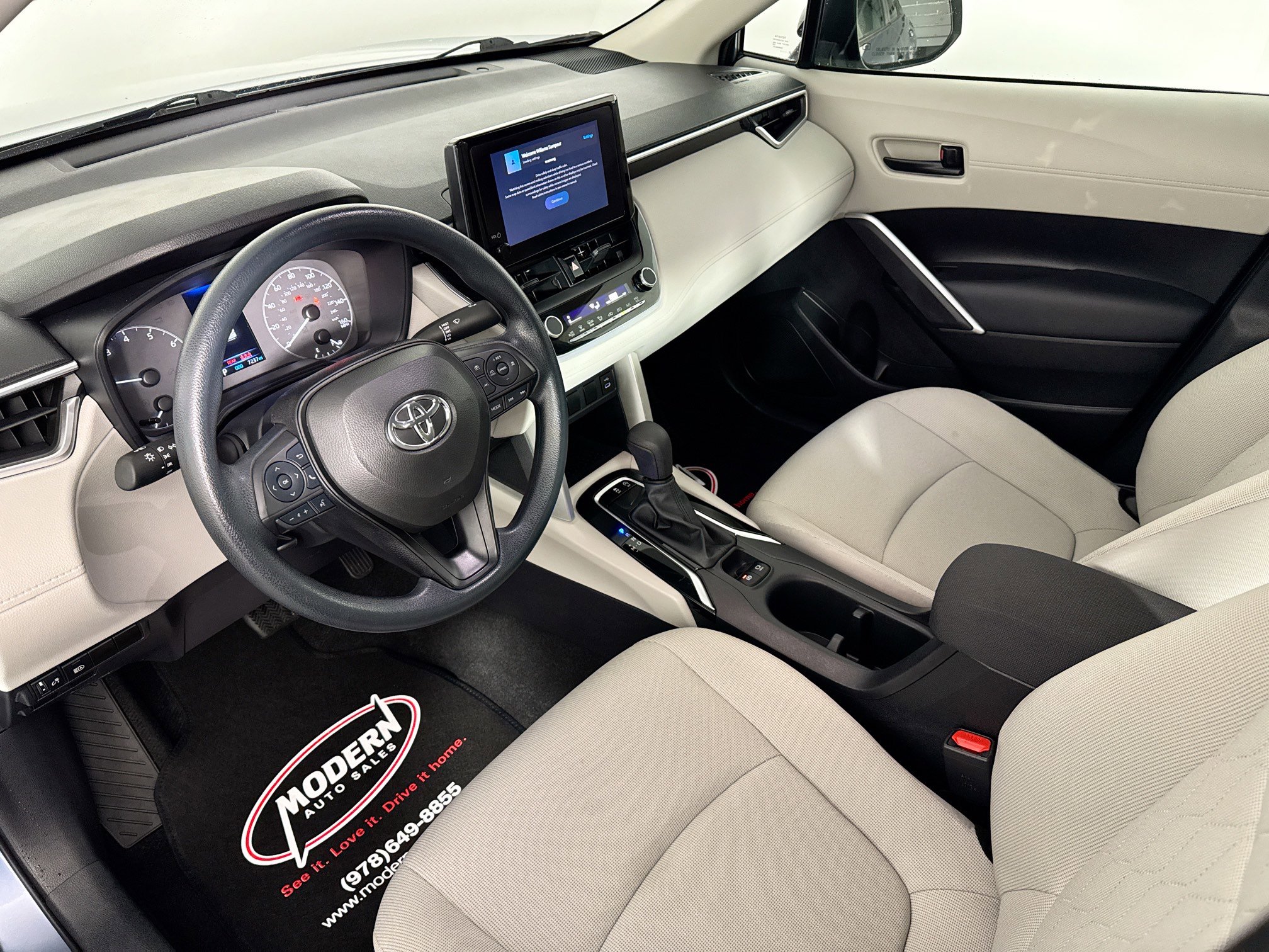 Used 2024 Toyota Corolla Cross L image 15