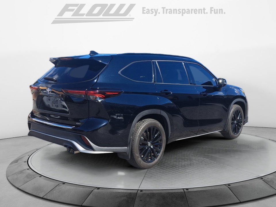 Used 2024 Toyota Highlander XSE FWD image 8