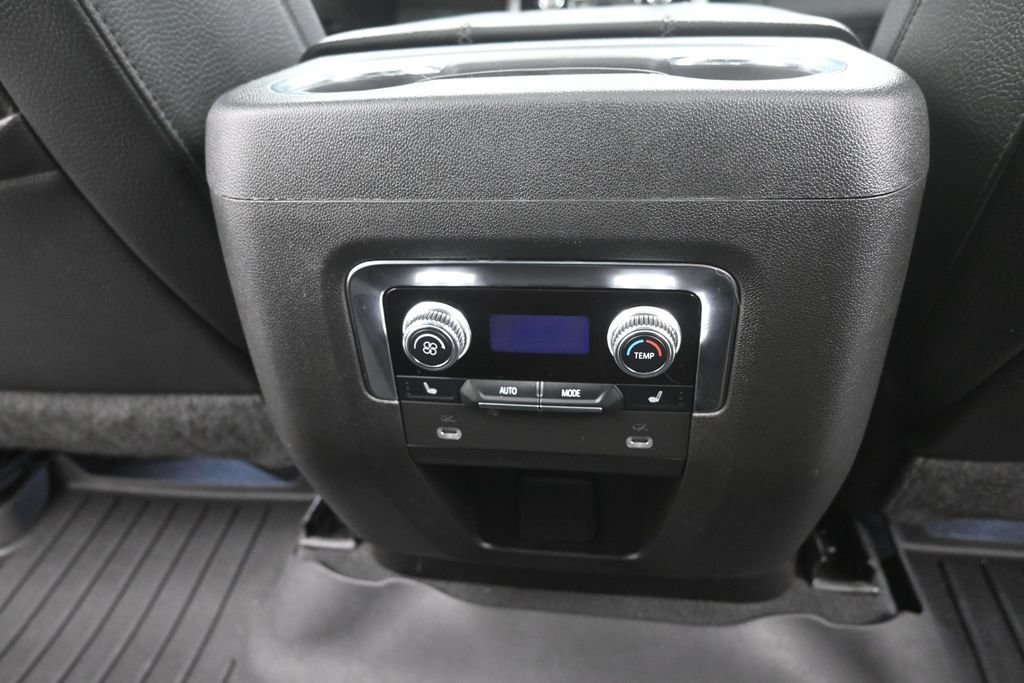 Used 2022 GMC Yukon Denali RWD image 12