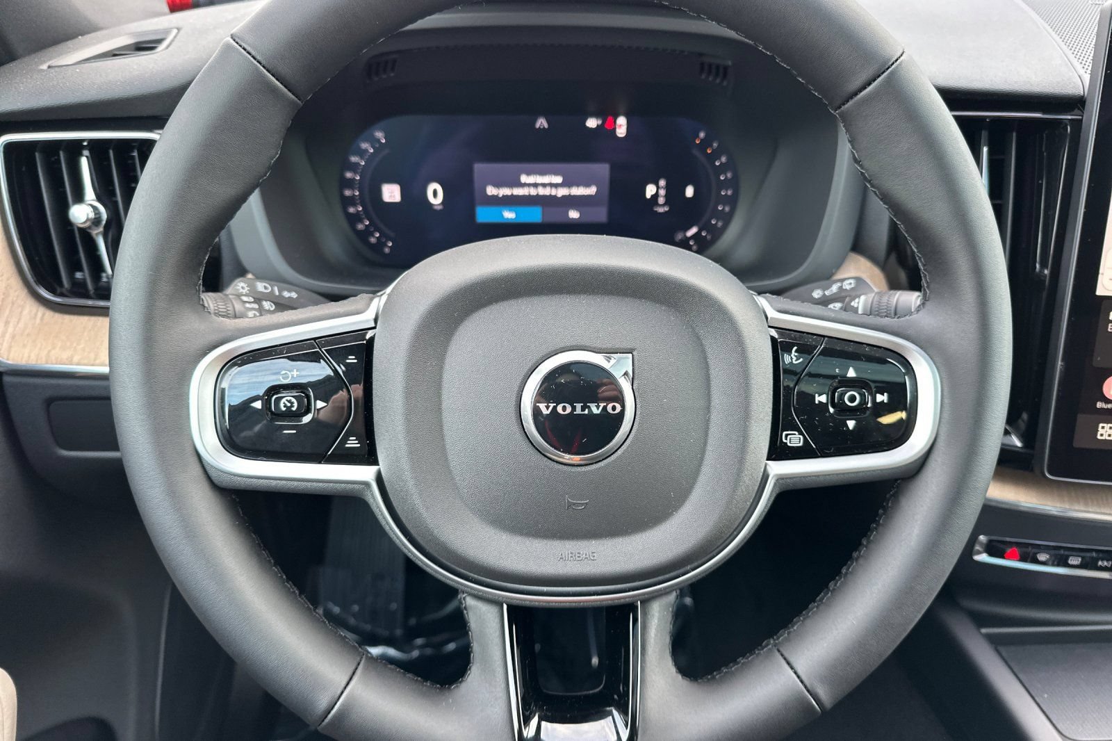 New 2026 Volvo XC60 B5 Plus w/ Climate Package AWD/4WD image 23