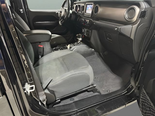 Used 2020 Jeep Gladiator Sport w/ Technology Group AWD/4WD image 29