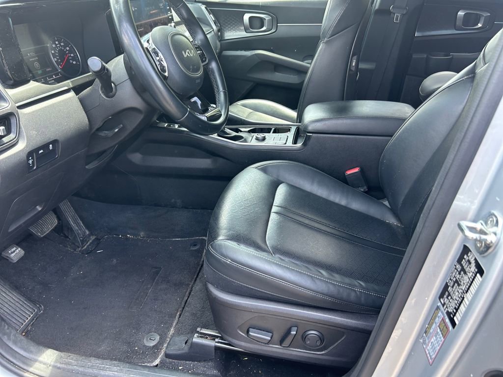 Used 2022 Kia Sorento S FWD image 12