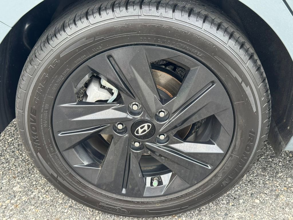 Used 2022 Hyundai Elantra SEL FWD image 17