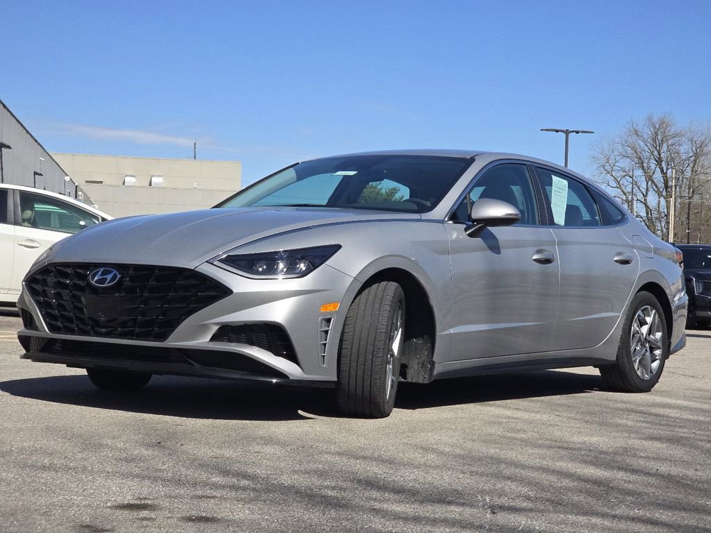 Used 2023 Hyundai Sonata SEL w/ Winter Weather Package FWD image 11