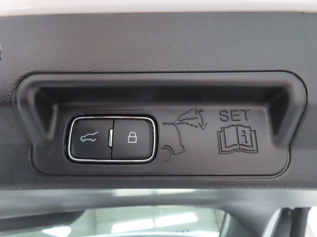 Used 2025 Ford Explorer Platinum w/ Ultimate Package image 45