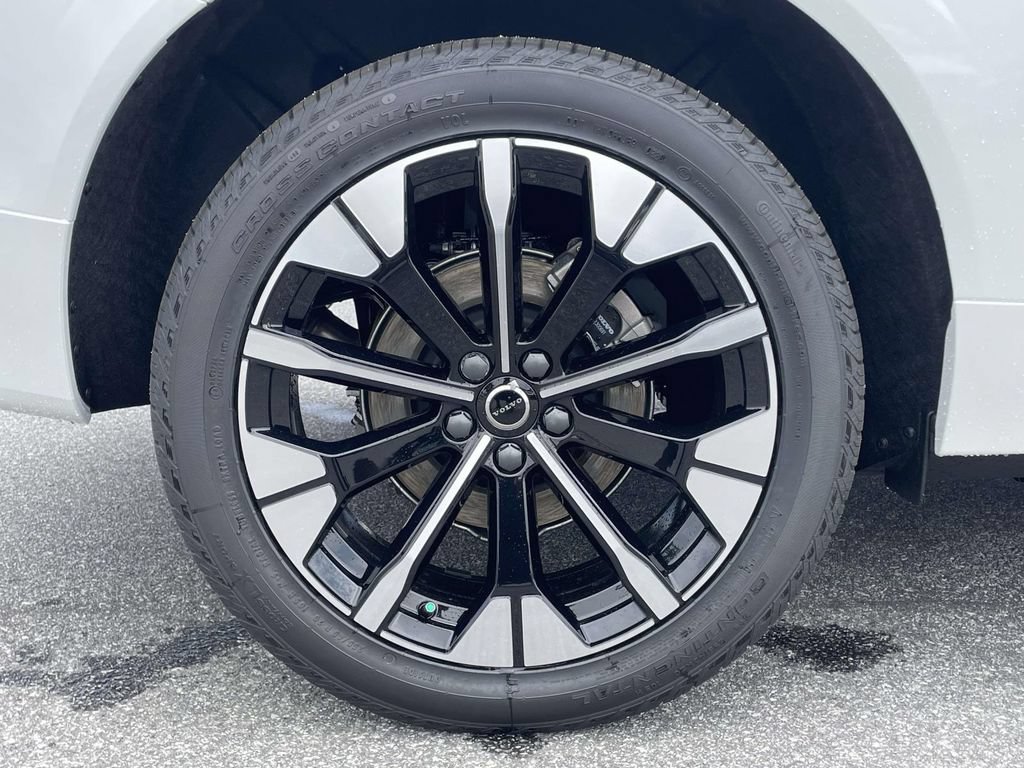 New 2026 Volvo XC60 B5 Plus w/ Protection Package Premier AWD/4WD image 31