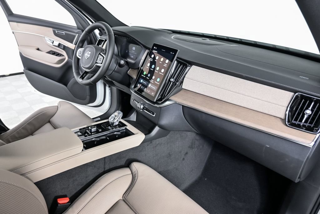 New 2026 Volvo XC90 B5 Ultra w/ Protection Package image 24