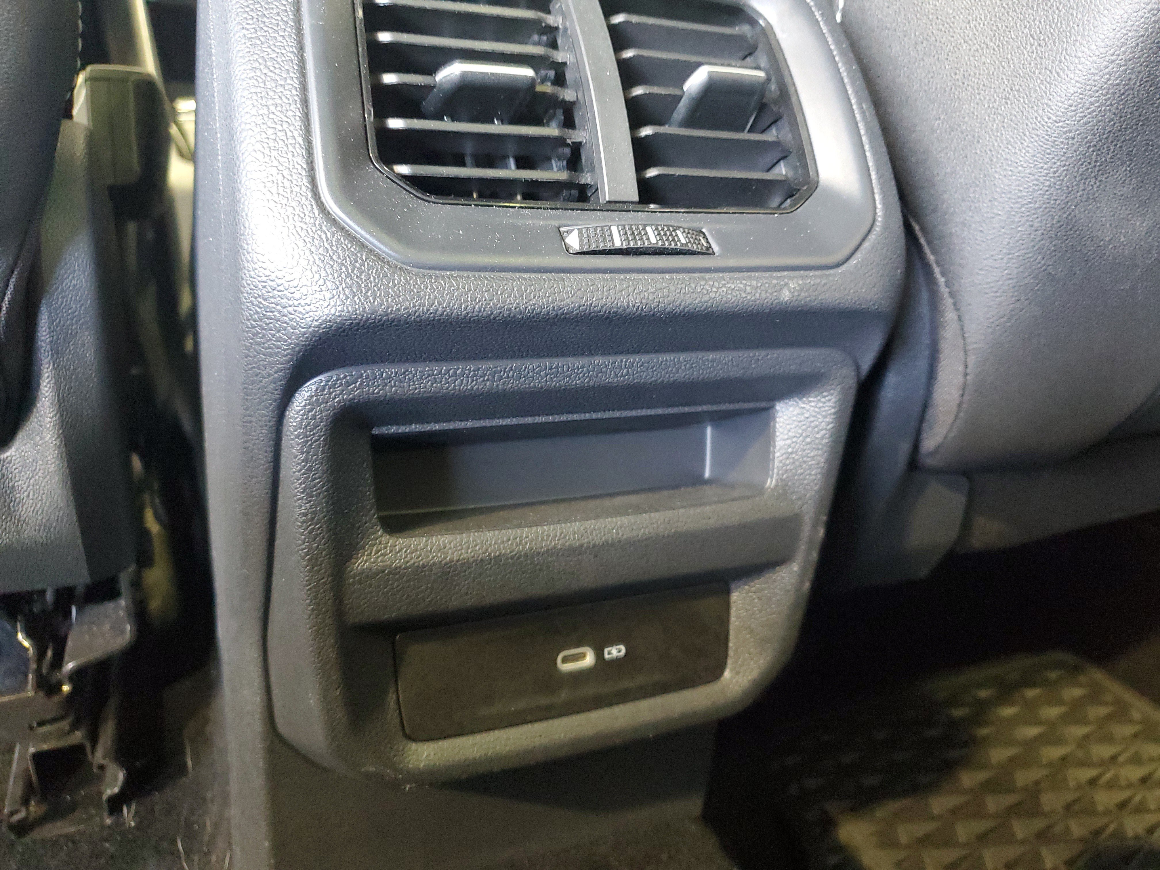 Used 2024 Volkswagen Taos SEL AWD/4WD image 13