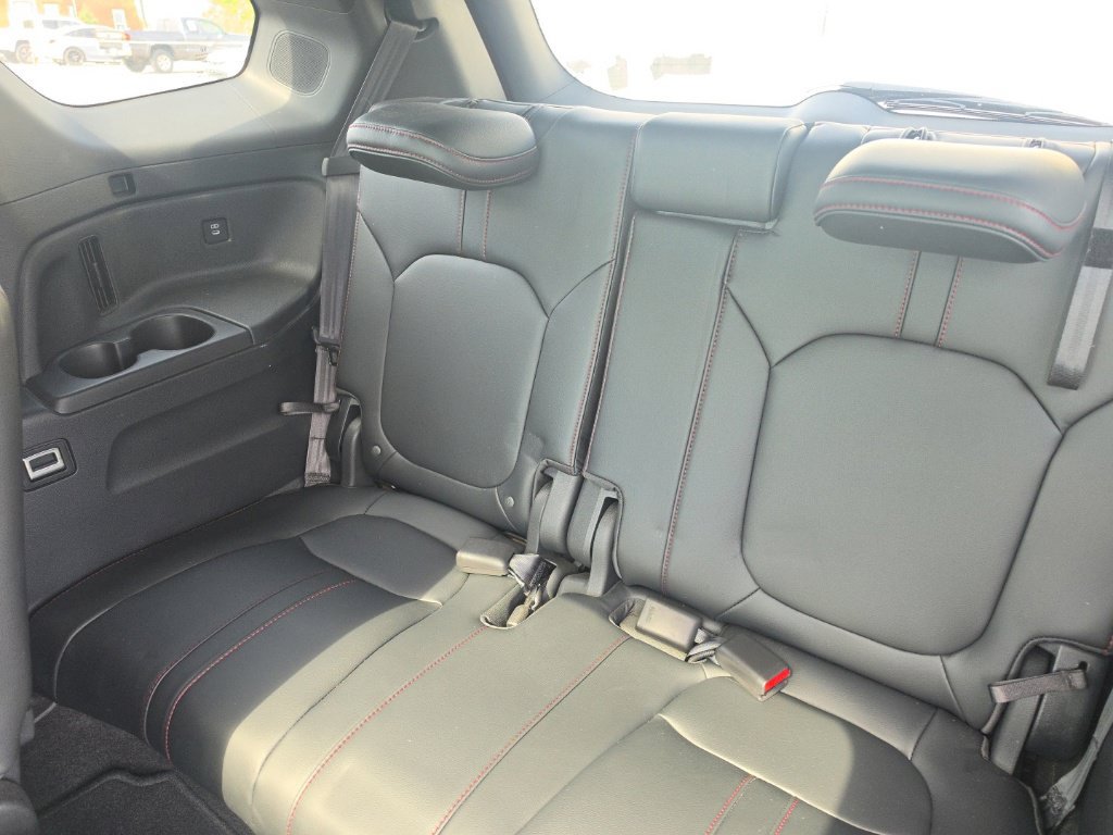 Certified 2025 Honda Pilot Black Edition image 28