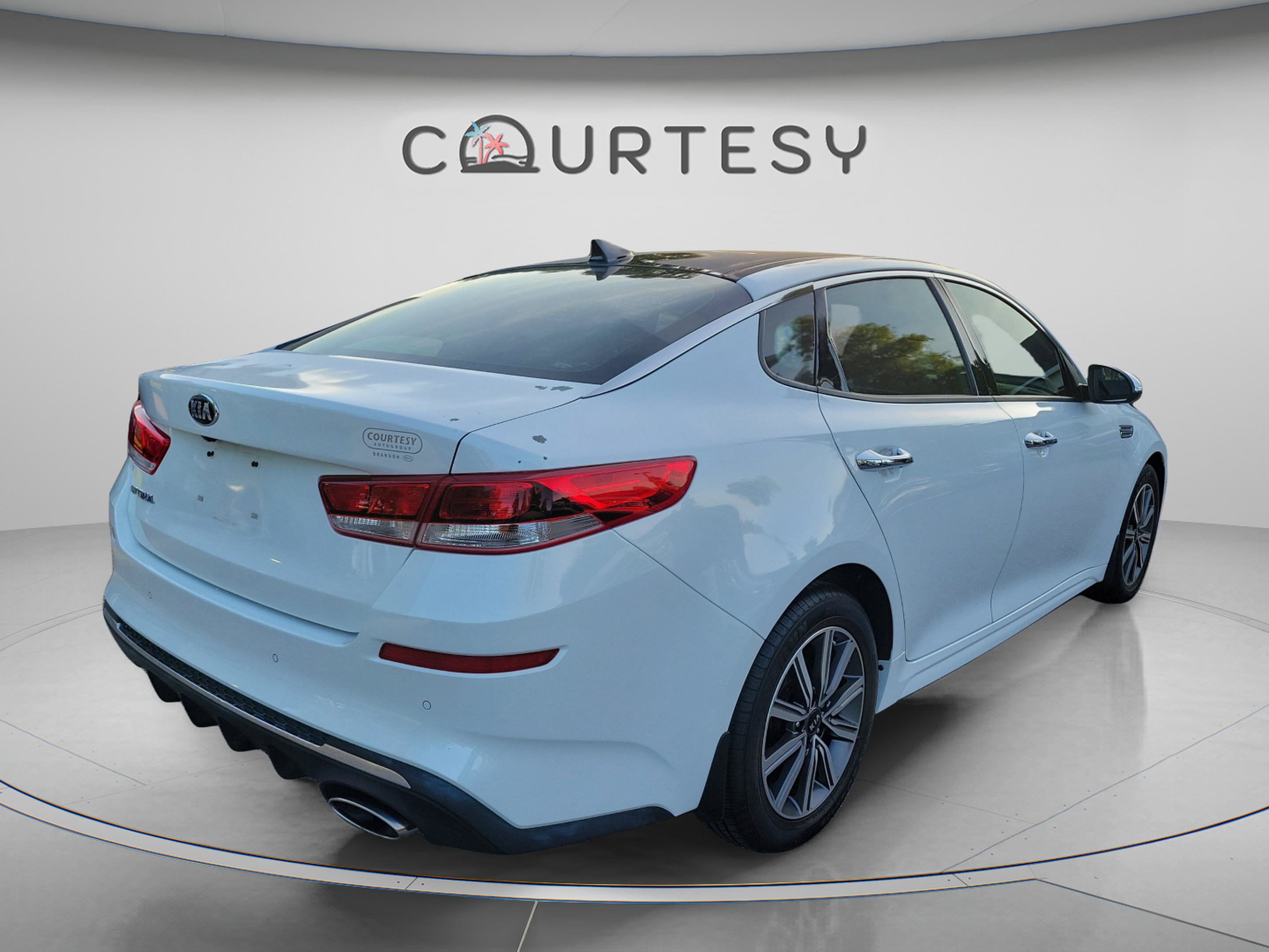 Used 2019 Kia Optima LX w/ LX Premium Package FWD image 3